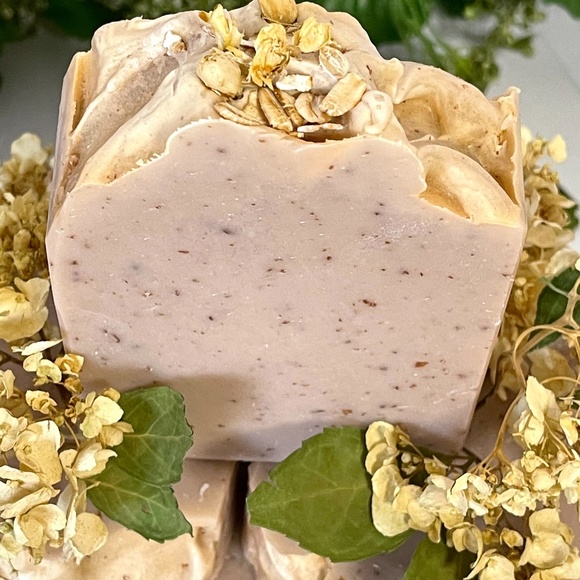 Oatmeal and honey fragrance handmade soap. ( Set of 5 ) - Picture 4 of 4